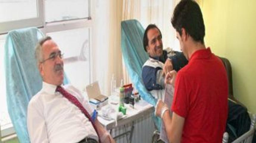 İzmir'de Son D&ouml;rt Ayda 40 Bin &Uuml;nite Kan Bağışlandı