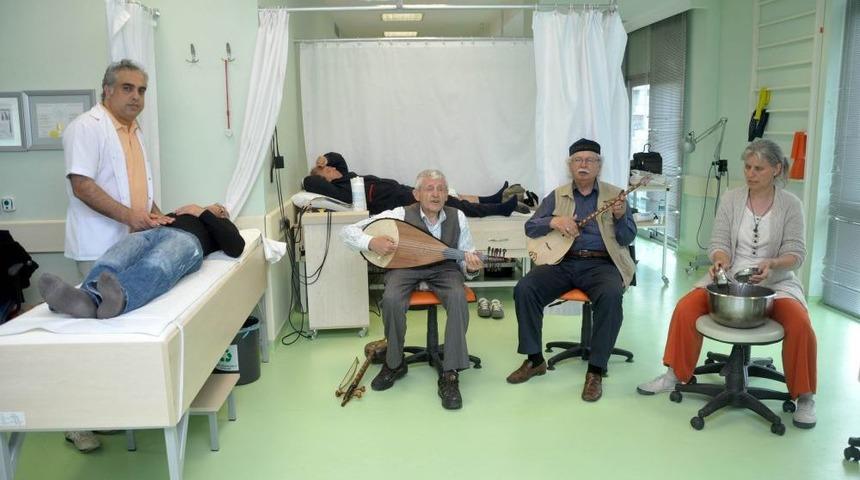 M&uuml;zikle Tedavi Hastalara Şifa Dağıtılıyor