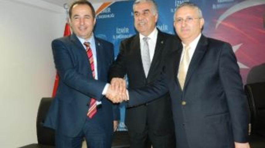 Ak Parti Karabağlar İl&ccedil;e Başkanı K&ouml;r&uuml;kl&uuml; G&ouml;reve Başladı