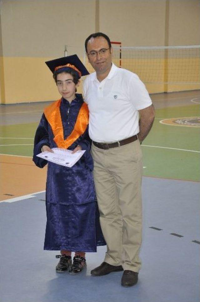 G&uuml;&rsquo;de Engelli &Ouml;ğrenciler Diploma Aldı 1