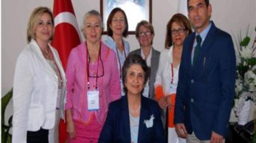 Anestezitler, Tıp Fak&uuml;ltesi Dekanı &Ouml;zcengiz&rsquo;i Zıyaret Etti