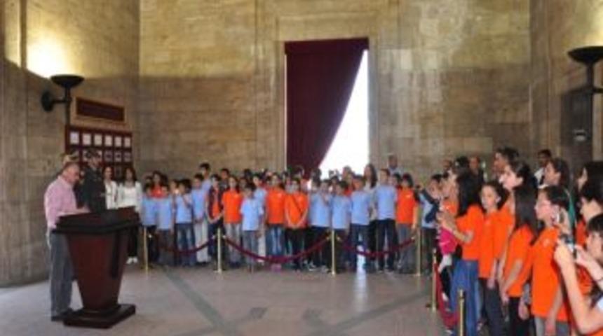 &Ouml;ğrenciler Anıtkabir'i Ziyaret Etti