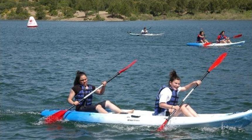 G&ouml;lette Kano Yarışı