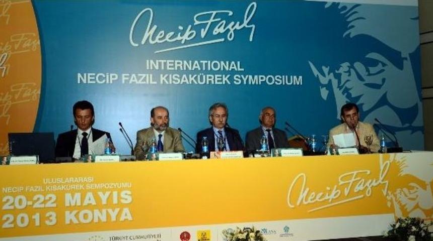 B&uuml; Rekt&ouml;r&uuml; Kaplan, Uluslararası Necip Fazıl Kısak&uuml;rek Sempozyumu&rsquo;nun 1. Oturum Başkanlığını Yaptı