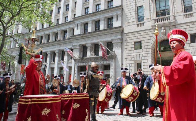 Bursa Mehter Takımı New York Caddelerinde Yürüdü