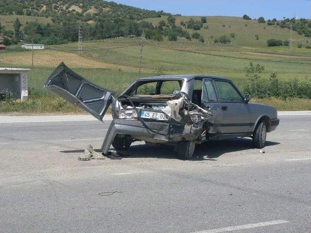 Boz&uuml;y&uuml;k te Trafik Kazası, 2 Yaralı 2