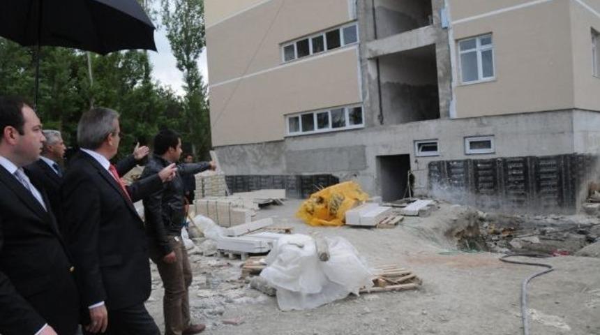 Vali Karaloğlu, Okuldaki &Ccedil;alışmaları Beğenmedi