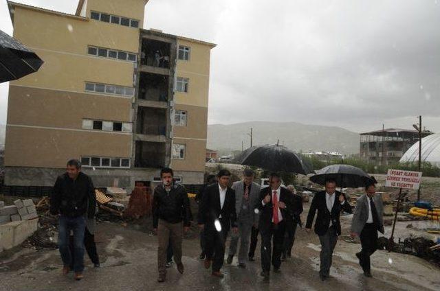 Vali Karaloğlu, Okuldaki &Ccedil;alışmaları Beğenmedi 3