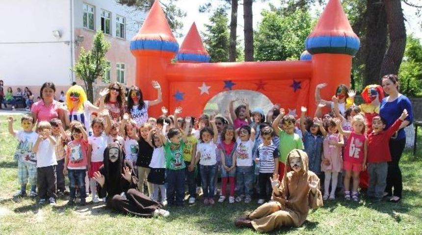 Kız Meslek Lisesi'nden Minikleri Eğlence