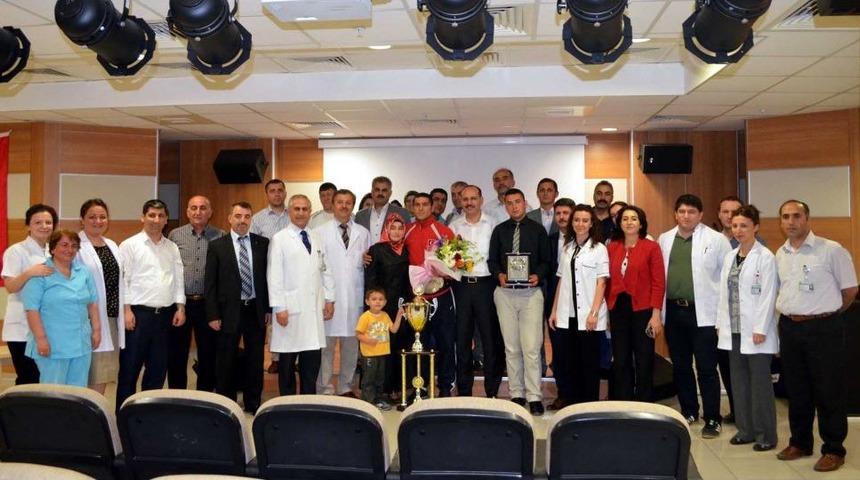 Milli Sporcu Sarı, D&uuml;nya Şampiyonluğunu Korudu