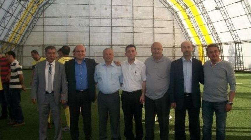 Ak Parti Gen&ccedil;lik Kolları Tarafından D&uuml;zenlenen Halı Saha Turnuvası Sona Erdi