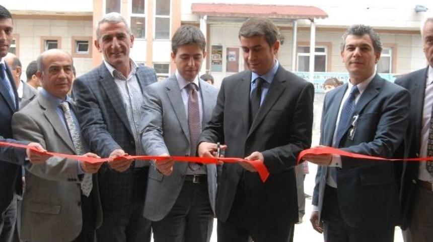 Liseli &Ouml;ğrencilerin Resim Sergisine Yoğun İlgi