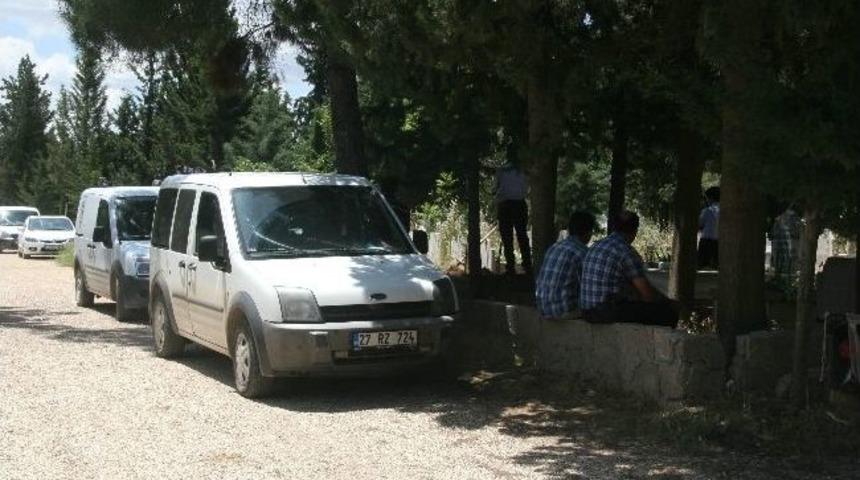 Gaziantep'te &Ouml;ld&uuml;r&uuml;len Kadının Failinin Yakalanması İ&ccedil;in Kilis'te 3 Mezar A&ccedil;ıldı