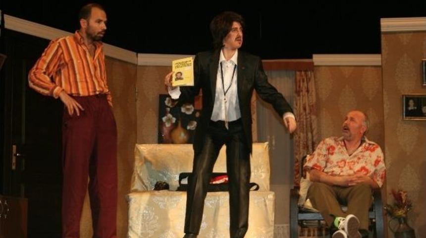 &Ccedil;orlu Belediyesi Tiyatro Topluluğu Topolovgrad Uluslar Arası Komedi Tiyatrosu Festivalinde İkinci Oldu