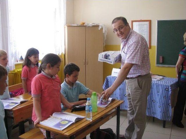 Süt Birlik 21 Mayıs Dünya Süt Günü Nedeniyle Ücretsiz Süt Dağıttı