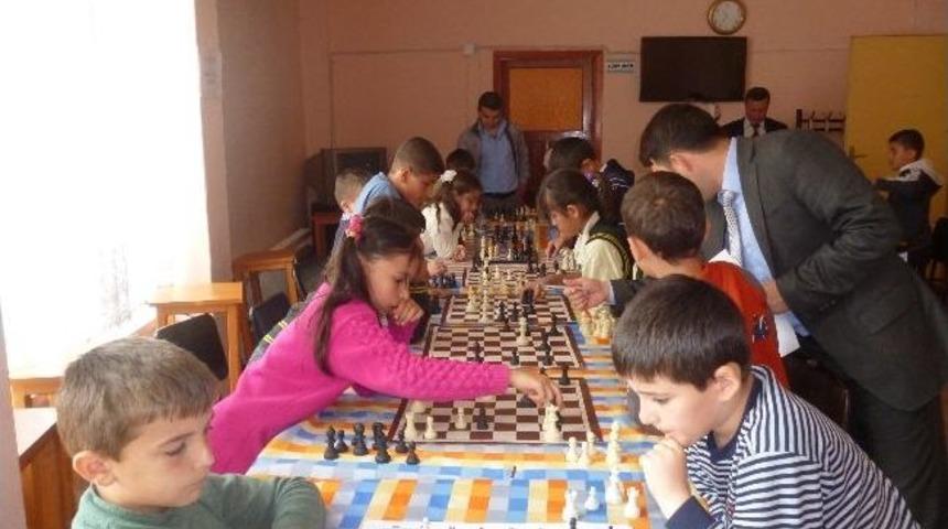 19 Mayıs Gen&ccedil;lik Haftası Satran&ccedil; Turnuvası Tamamlandı