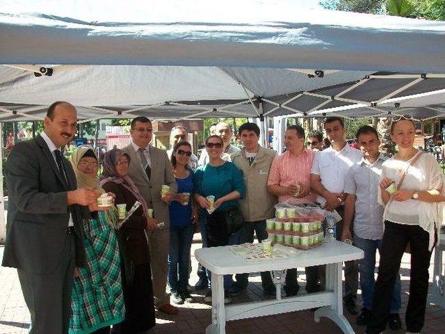 Çaycuma’da Süt Ve Ayran Dağıtıldı