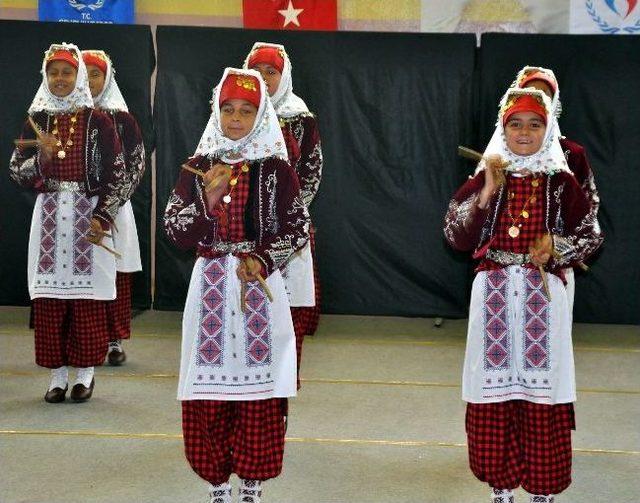 Bitlis&rsquo;te Halk Oyunları Grup Yarışması Başladı 1