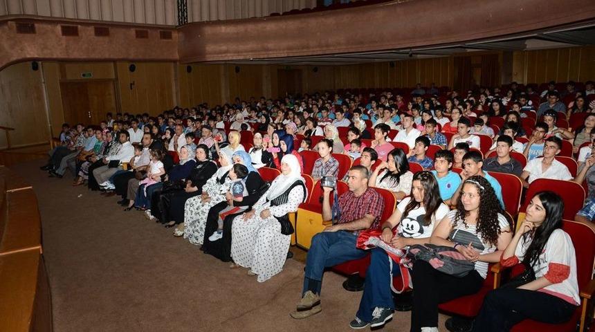 Liseler Arası Tiyatro Şenliği Başladı