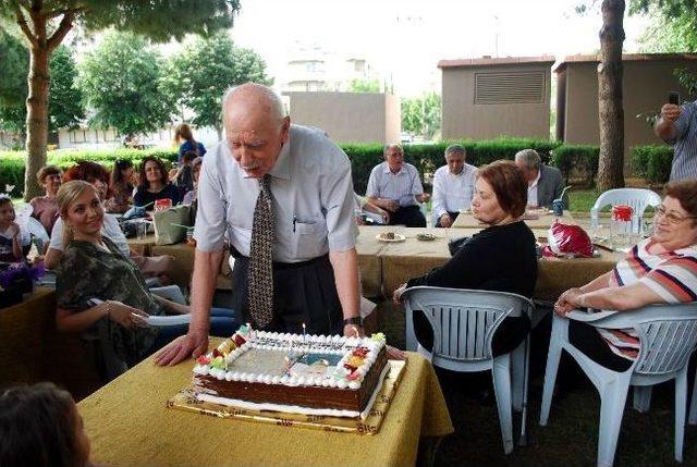 Emekli Öğretmenin Gurur Günü