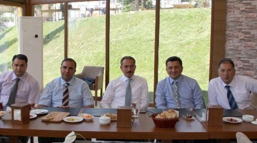 Başkan D&uuml;ndar, Stajyer Avukatlarla Bir Araya Geldi