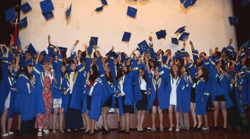 Me&uuml;&rsquo;de Ebe Ve Hemşire Adayları Mesleğe İlk Adımı Attılar