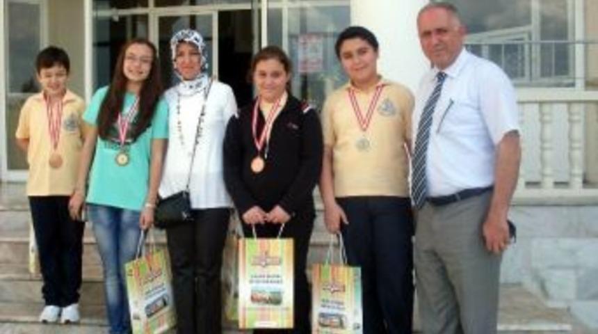 Bilsem&rsquo;li &Ouml;ğrenciler Madalyalarla D&ouml;nd&uuml;
