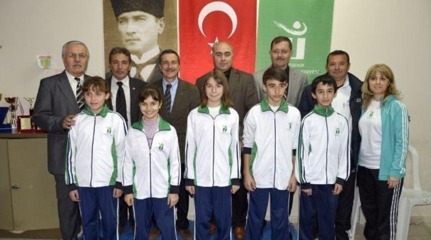 Tepebaşı&rsquo;nın Tekvando Başarısı