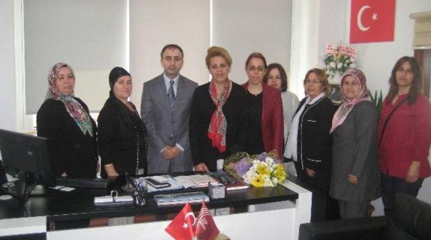 Ak Parti Kadın Kolları, Kuru&rsquo;yu Ziyaret Etti