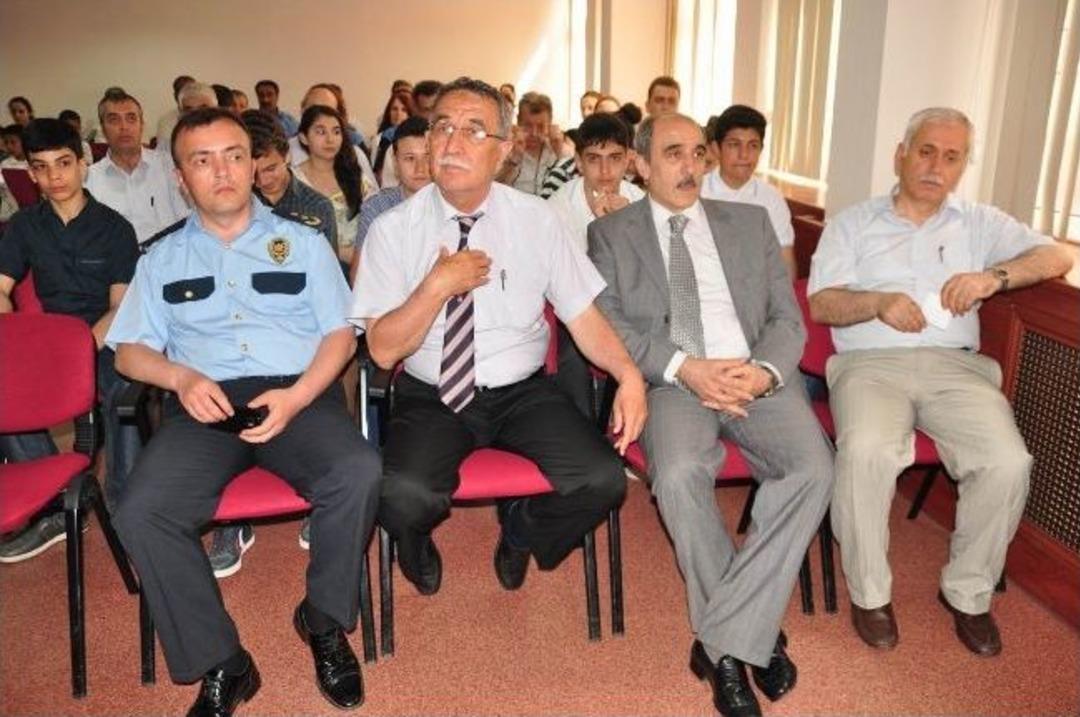 Dereceye Giren &Ouml;ğrenciler &Ouml;d&uuml;llendirildi