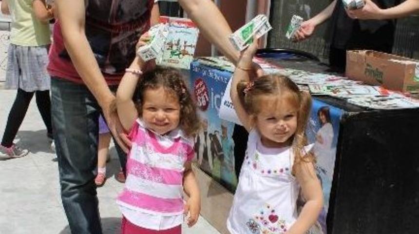 D&uuml;nya S&uuml;t G&uuml;n&uuml;nde S&uuml;t Dağıtıldı