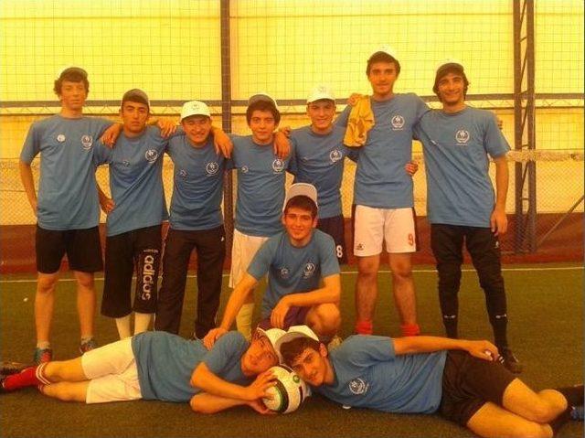 Halı Saha Liginde Şampiyon Anadolu &Ouml;ğretmen Lisesi Oldu 2