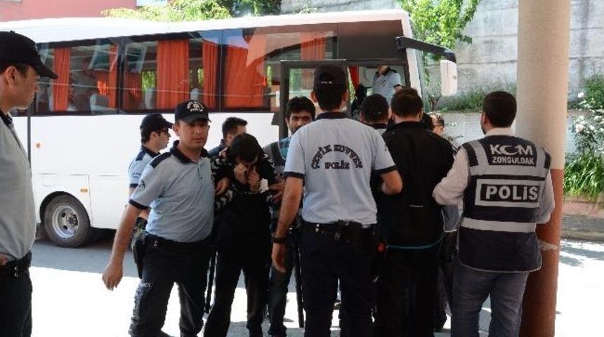 Uyuşturucu Operasyonunda 21 G&ouml;zaltı