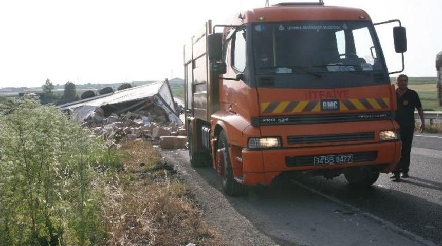 Porselen Tabak Ve Bardak Y&uuml;kl&uuml; Tır Yan Yattı