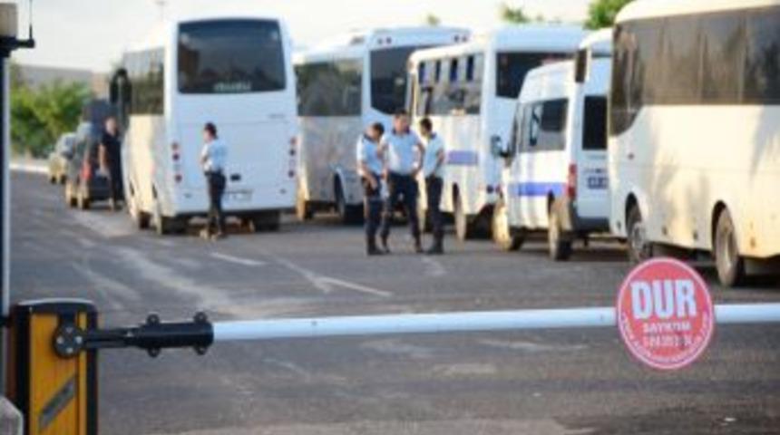 Şanlıurfa'da &uuml;niversitede başlayan gerginlik şehir merkezine sı&ccedil;radı