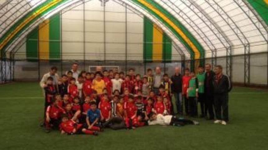 Emniyetten Kağızmanspor&rsquo;a Forma Desteği