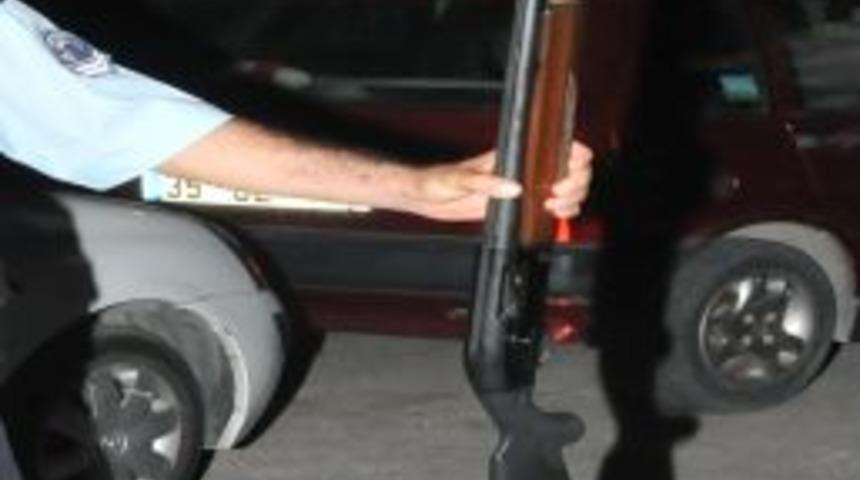 Karısını Pompalı T&uuml;fekle &Ouml;ld&uuml;rd&uuml;, Polisi Arayıp &lsquo;yanlışlıkla Oldu&rsquo; Dedi