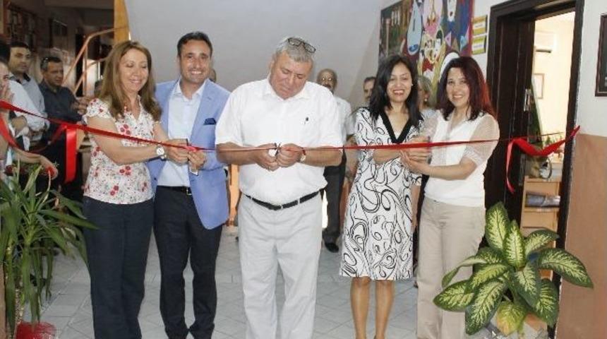 Sel&ccedil;uk Lisesi'den Yılsonu Sergisi