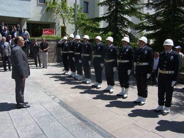 Manisa’ya Atanan Vali Abdurrahman Savaş Veda Etti