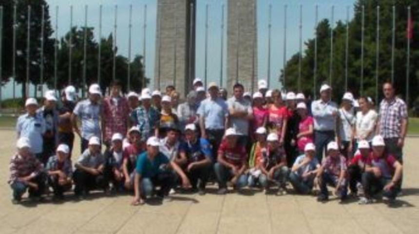 Kağızmanlı &ouml;ğrenciler &Ccedil;anakkale'de