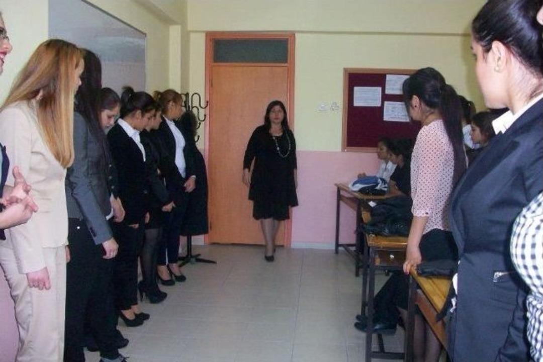 İş G&ouml;r&uuml;şmesine Giderken Giysi Tercihleri Değerledirildi