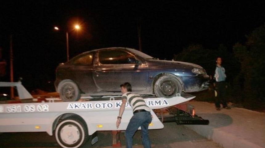 Kaza Sonrası Aracı Terk Ettiler
