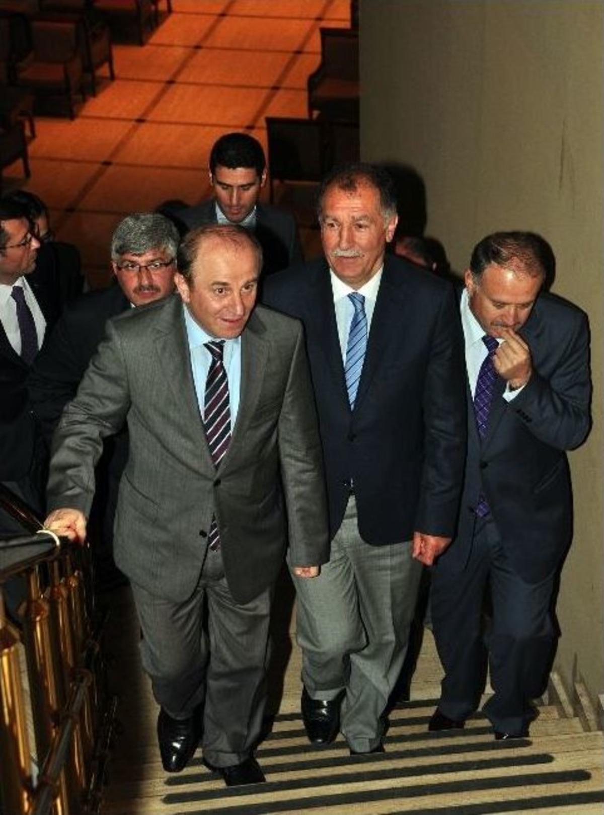 Esob, Etso Ve Etb Vali &Ouml;zt&uuml;rk&rsquo;&uuml; Uğurladı