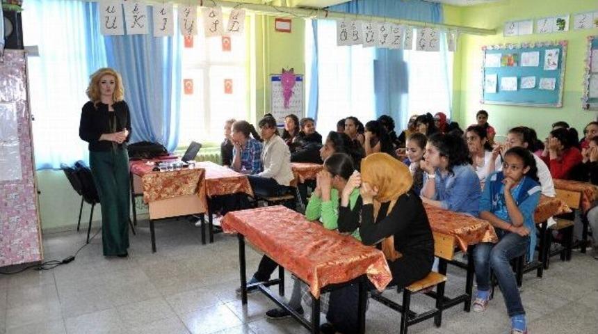Kız &Ouml;ğrencilere &ldquo;ergenlik Ve Hijyen&rdquo; Semineri