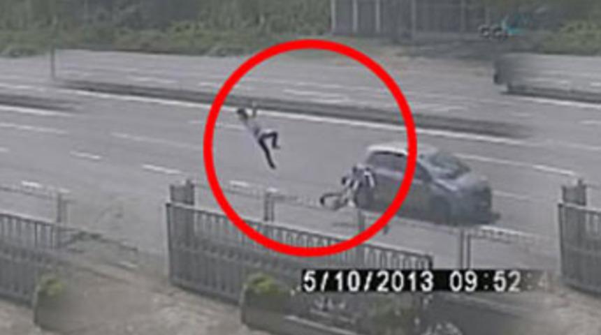 Profesyonel bisiklet&ccedil;iye b&ouml;yle &ccedil;arptı