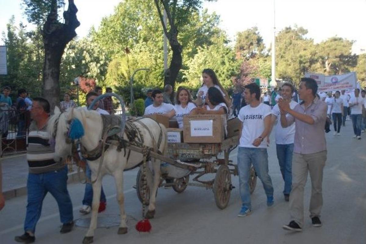 Mak&uuml; 7.bahar Şenlikleri Başladı