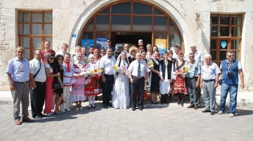 Yabancı Gruplardan Kaymakam Damatlar Ve Başkan &Ouml;ngel&rsquo;e Ziyaret