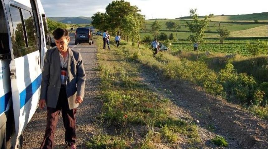 Polis Memurları Kaza Yaptı