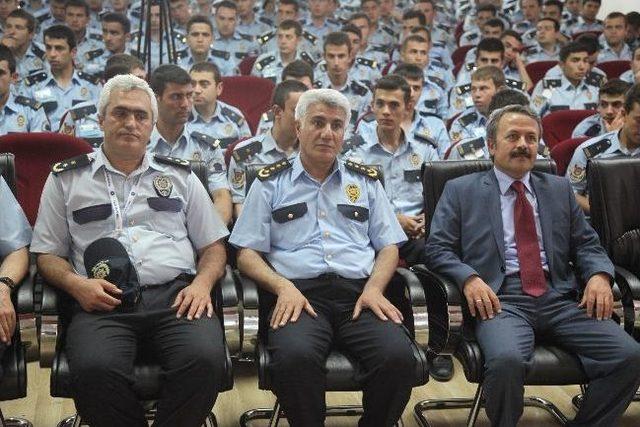 As&uuml; Rekt&ouml;r&uuml; Acar, Polis Adayı &Ouml;ğrencilerle Buluştu 1