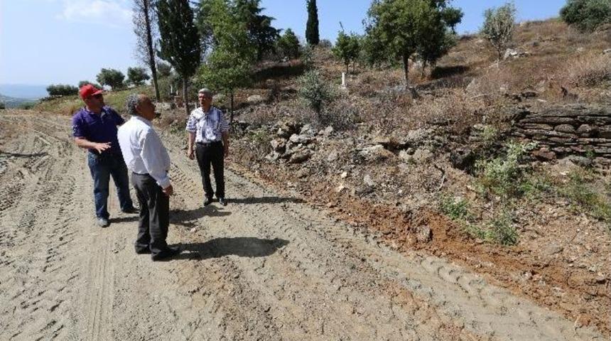 Sel&ccedil;uk Belediyesi'nden &Ccedil;ift&ccedil;iye Yol Hizmeti